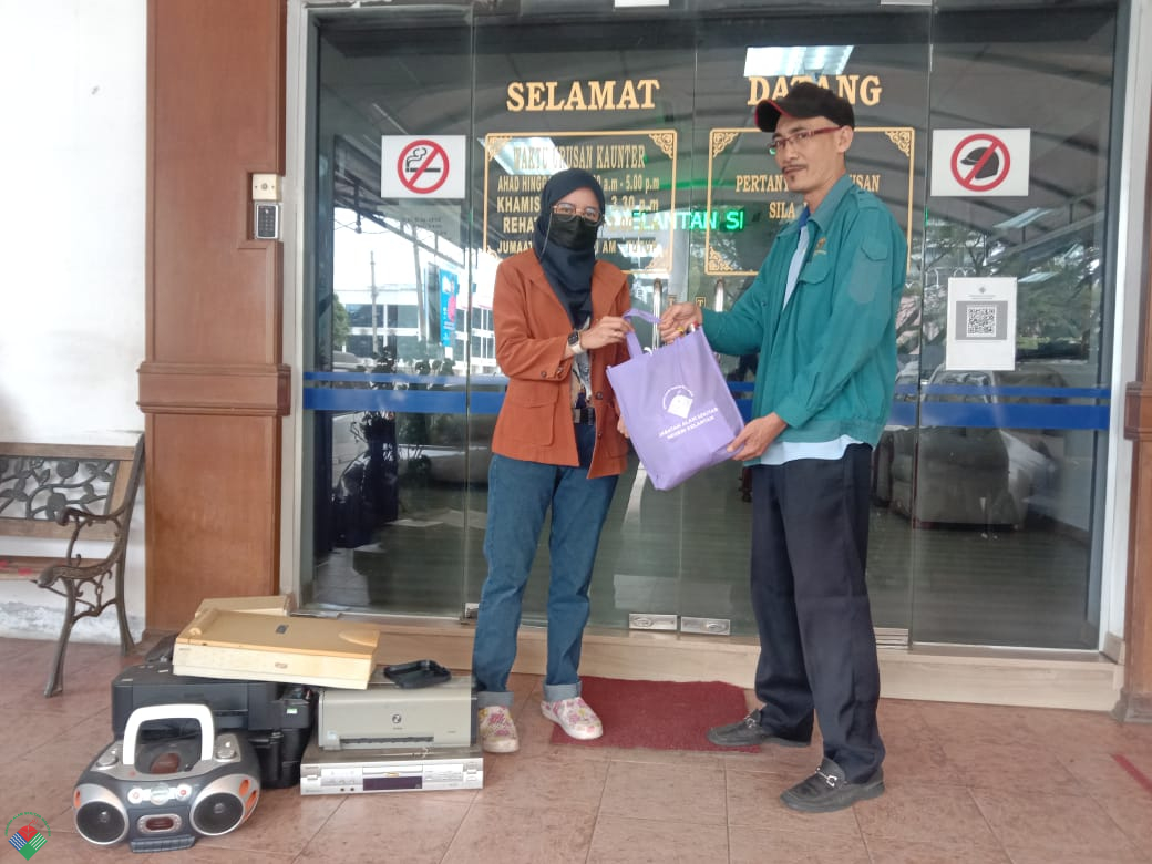 KEMPEN PENGUMPULAN BARANGAN ELEKTRIK DAN ELEKTRONIK E WASTE SEPANJANG