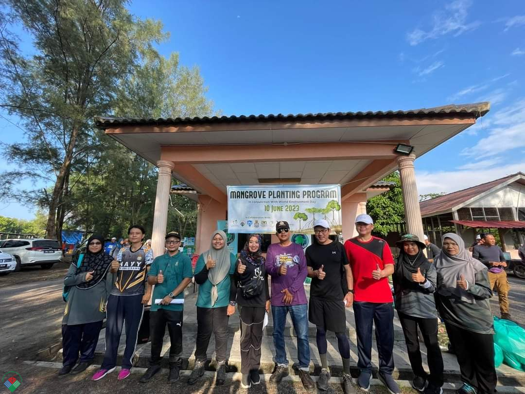 PROGRAM PENANAMAN POKOK BAKAU DI PANTAI MALINDO SEMPENA HARI ALAM ...