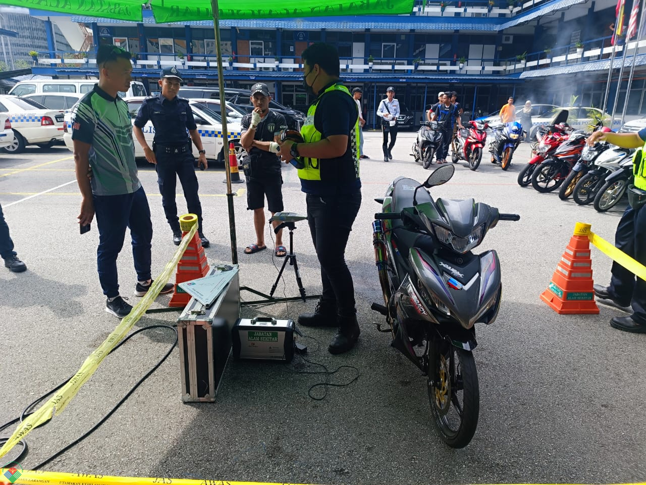 OPERASI BUNYI BISiNG KENDERAAN MOTOSIKAL OLEH JABATAN ALAM SEKITAR ...